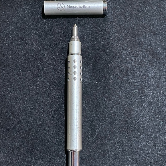 Mercedes-Benz Silver Luxury Pen - Picture 3 of 3